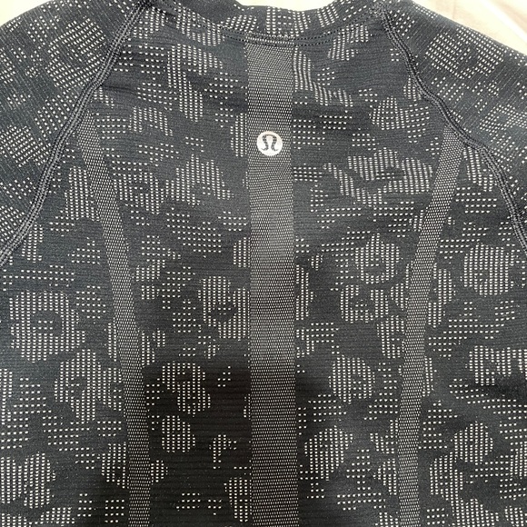 Lululemon Swift Tech Long Sleeve - Picture 3 of 5